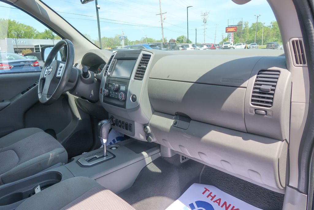 2020 Nissan Frontier Crew Cab SV 4x4