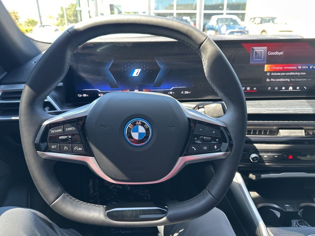 Thumbnail: 2025 BMW i4 - 17