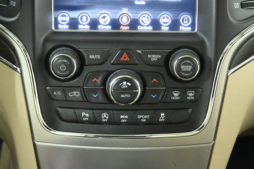 2018 Jeep Grand Cherokee Overland 22