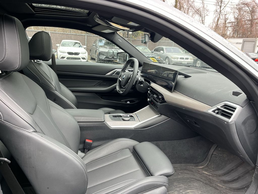 Thumbnail: 2026 BMW 4 Series - 24