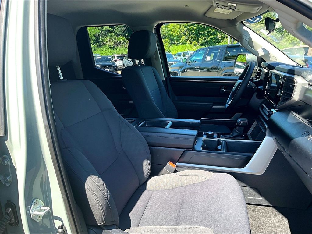 2023 Toyota Tundra — photo 11