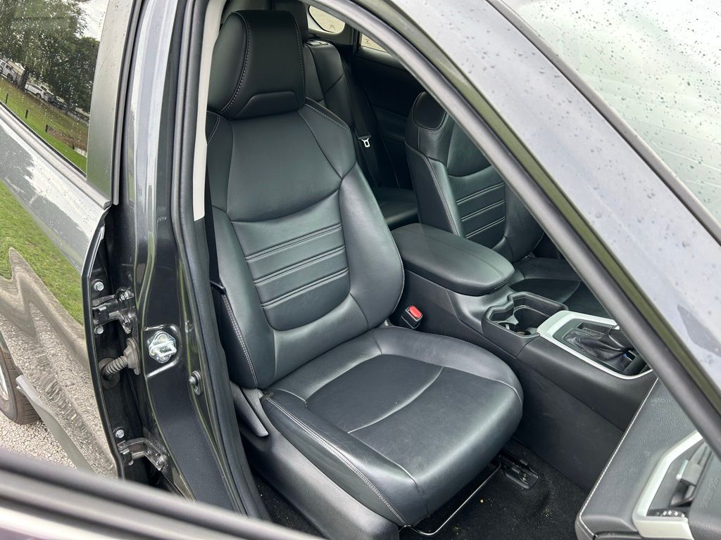 2020 Toyota RAV4 XLE Premium 15