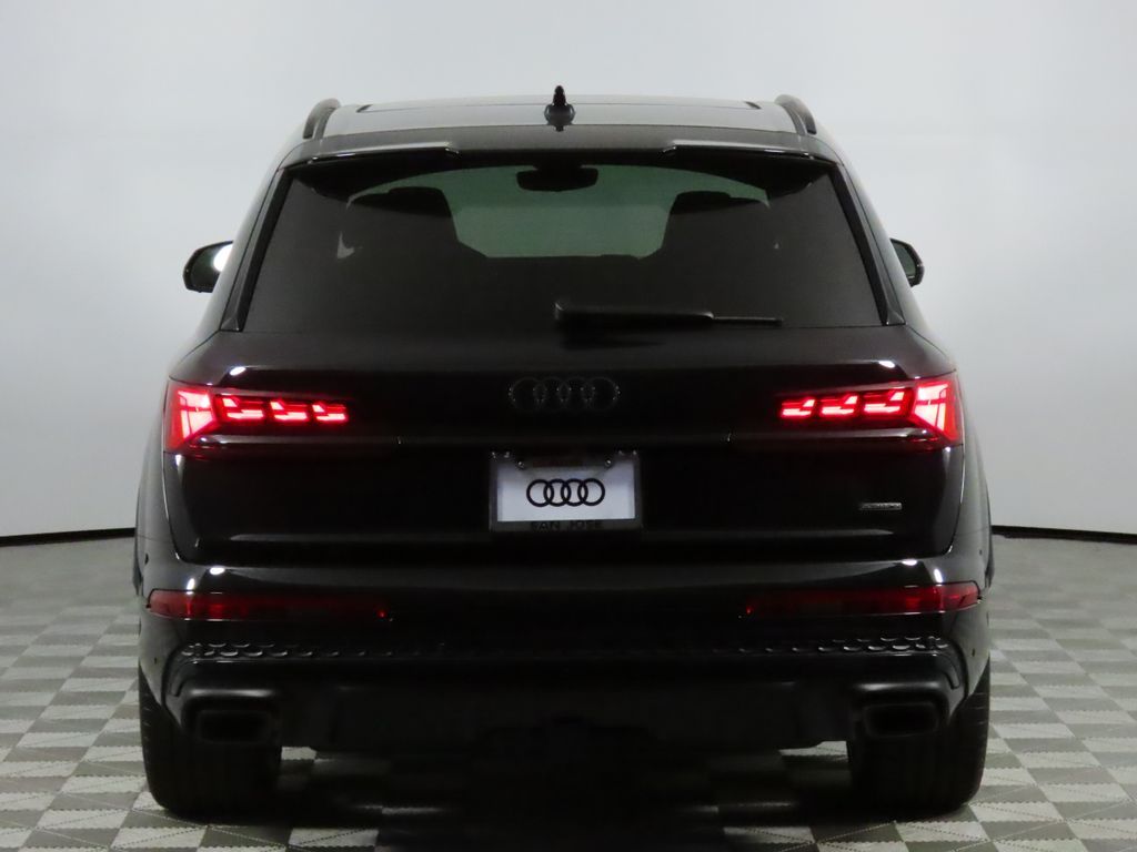 Thumbnail: 2026 Audi Q7 - 4