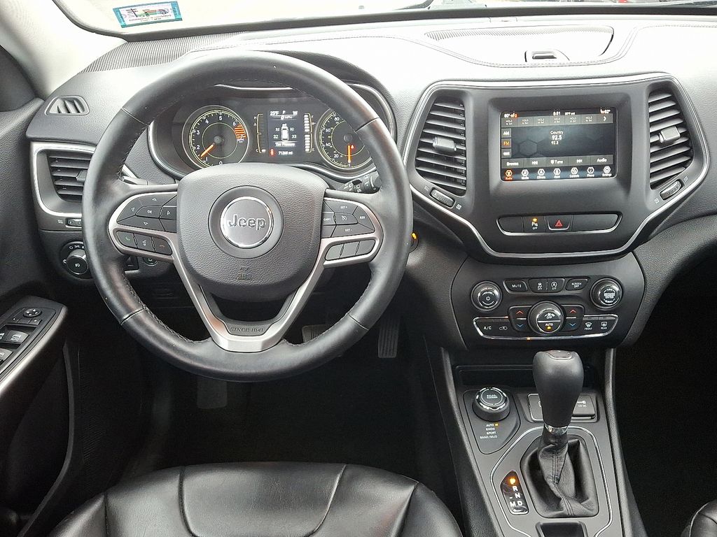 Thumbnail: 2019 Jeep Cherokee - 12