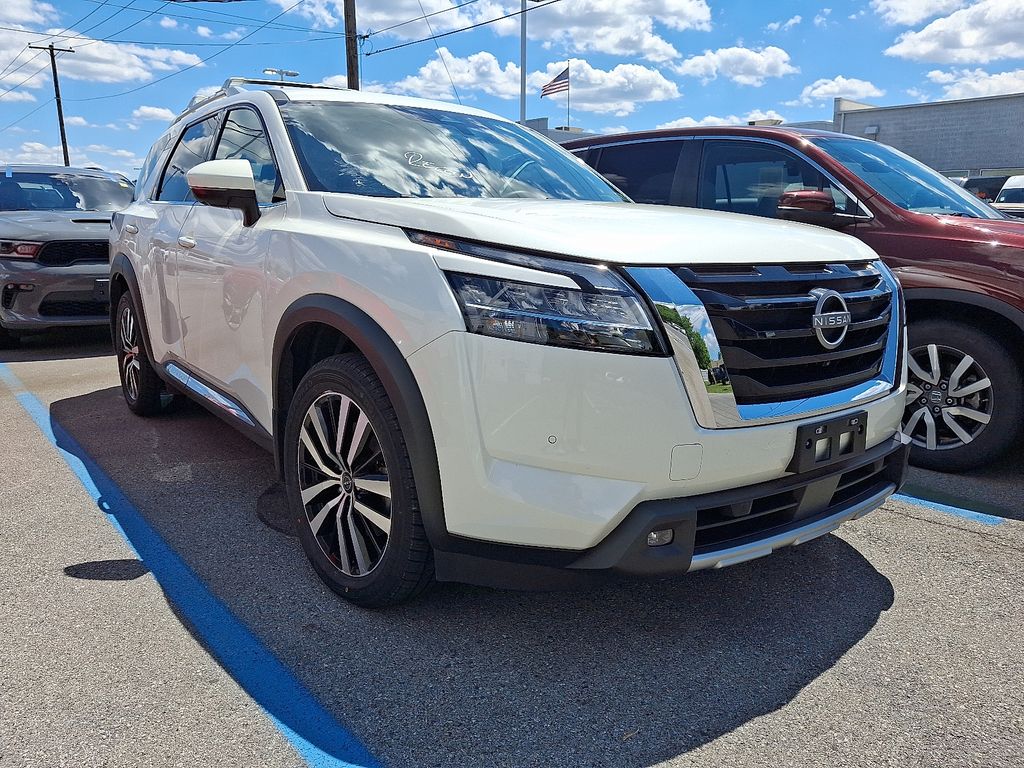 2024 Nissan Pathfinder — photo 1