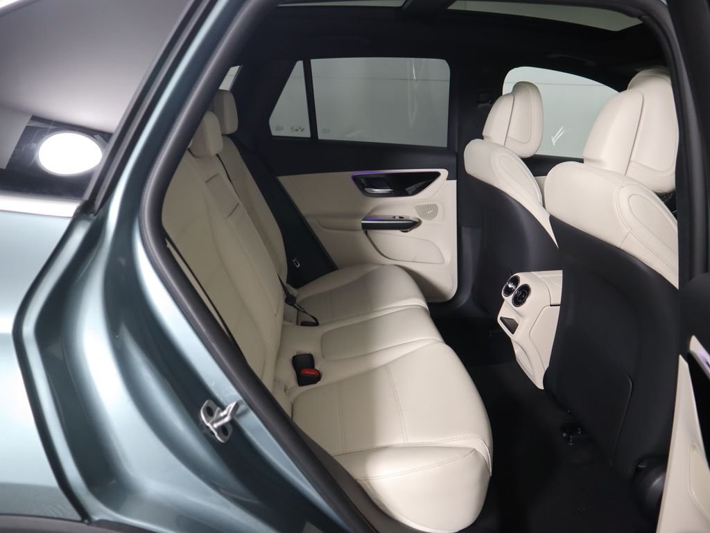 Used 2026 Silver Mercedes-Benz GLC 300 image 24
