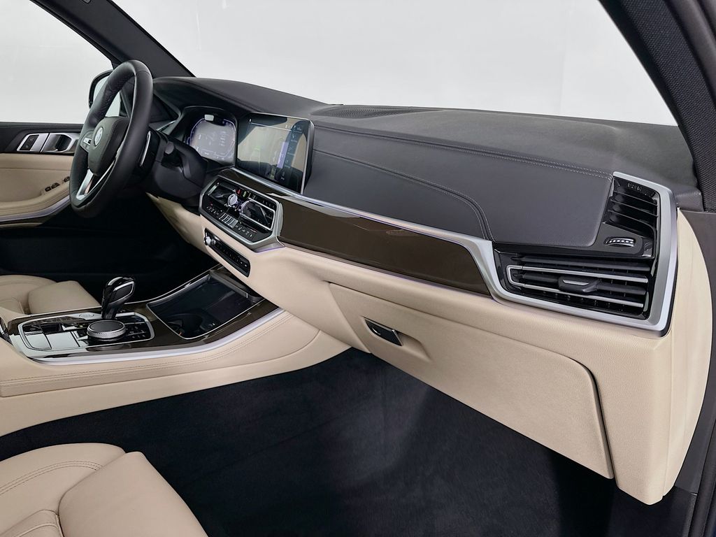 Thumbnail: 2022 BMW X5 - 30