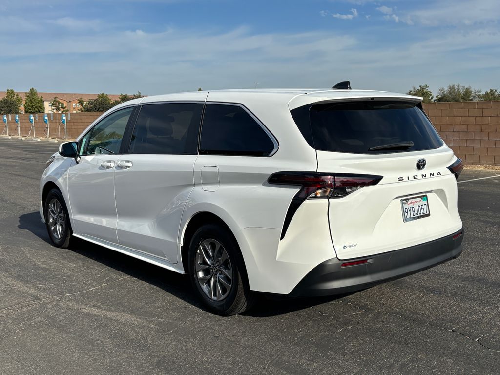 Thumbnail: 2026 Toyota Sienna - 7