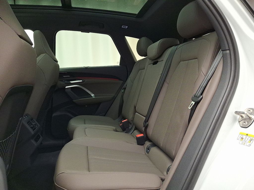 Thumbnail: 2025 Audi Q5 - 6