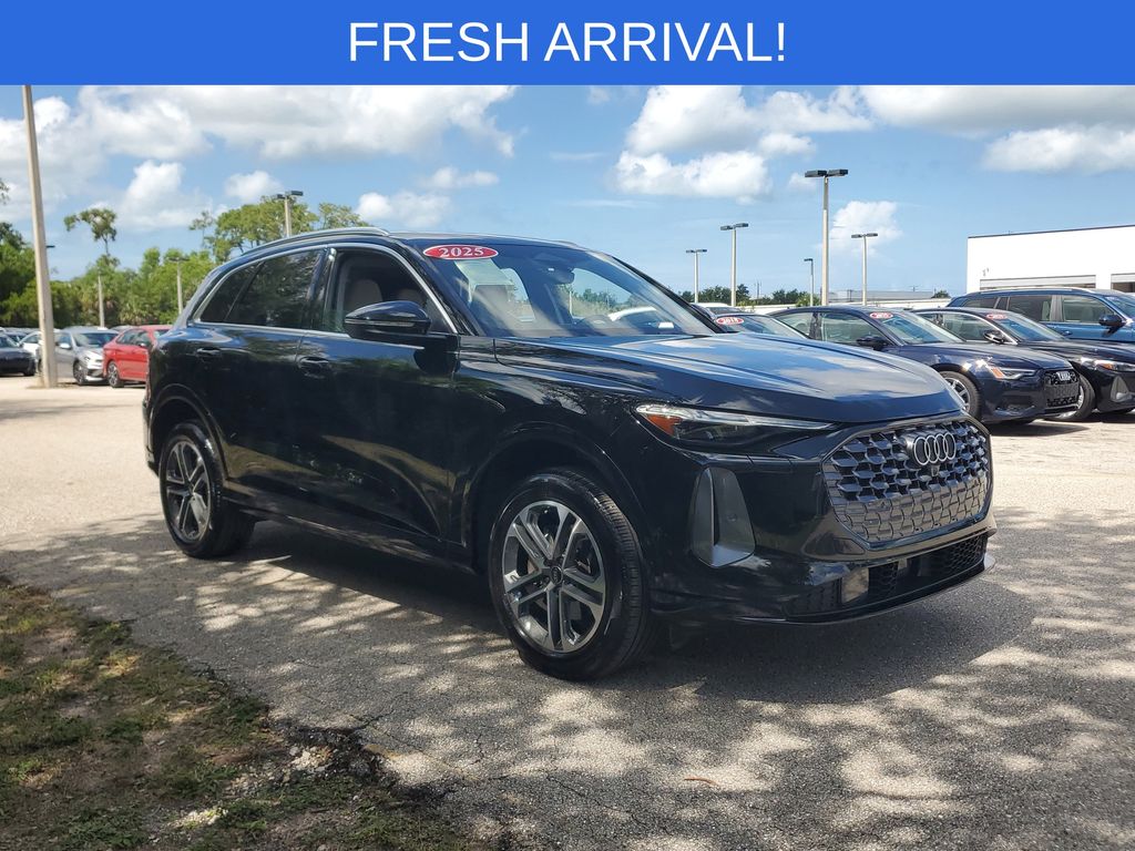 Mythos Black Metallic 2025 Audi Q5 quattro Premium Plus 40 TFSI SUV / Crossover All-Wheel Drive 7-Speed Automatic