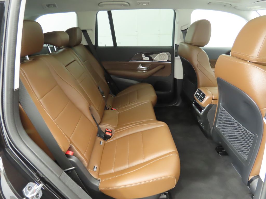 2025 Mercedes-Benz GLS 450 4MATIC 23