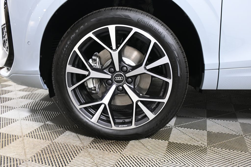Thumbnail: 2026 Audi Q3 - 12