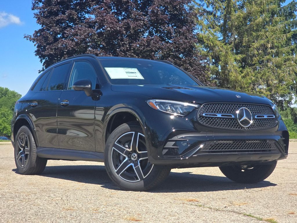 New 2026 Black Mercedes-Benz GLC 300 image 2