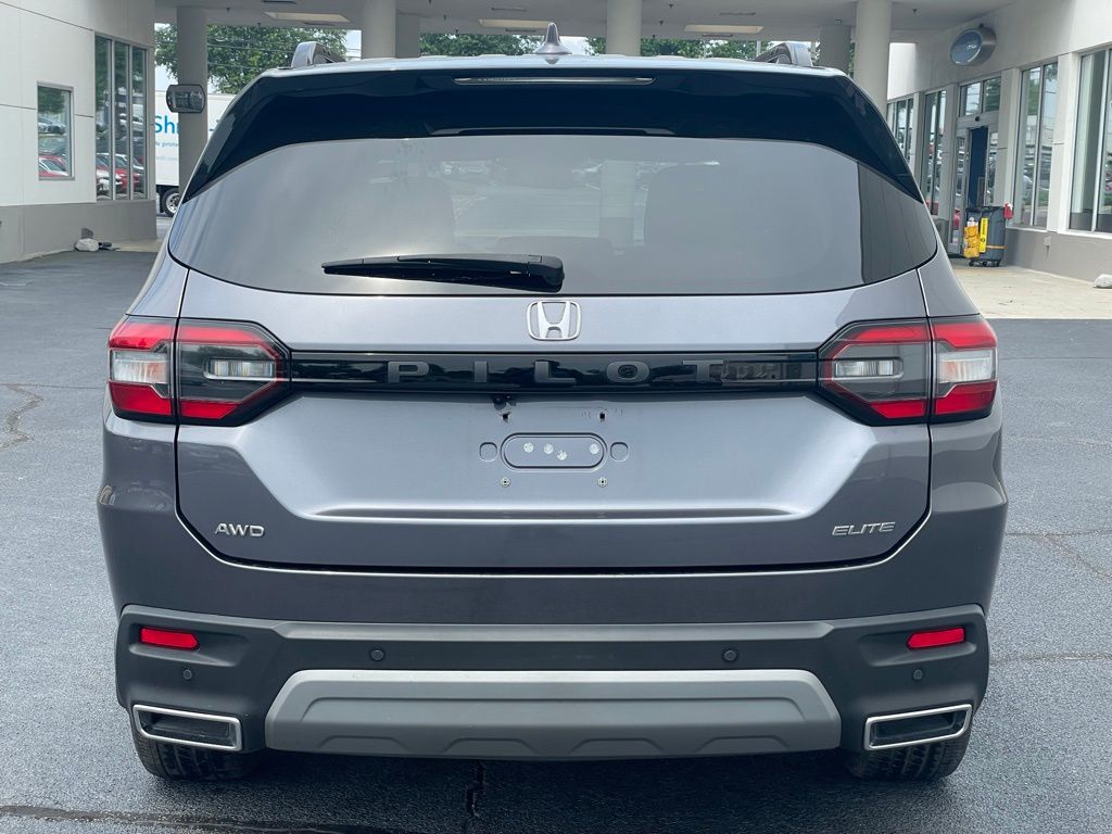 Thumbnail: 2023 Honda Pilot - 4
