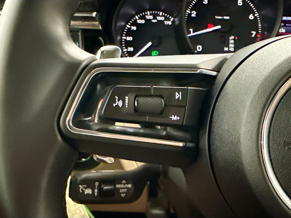 Thumbnail: 2025 Porsche Macan - 13