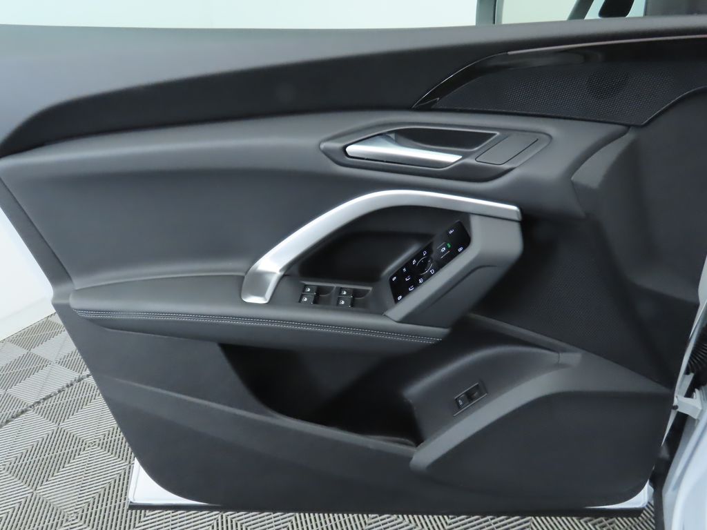 Thumbnail: 2025 Audi Q5 - 26