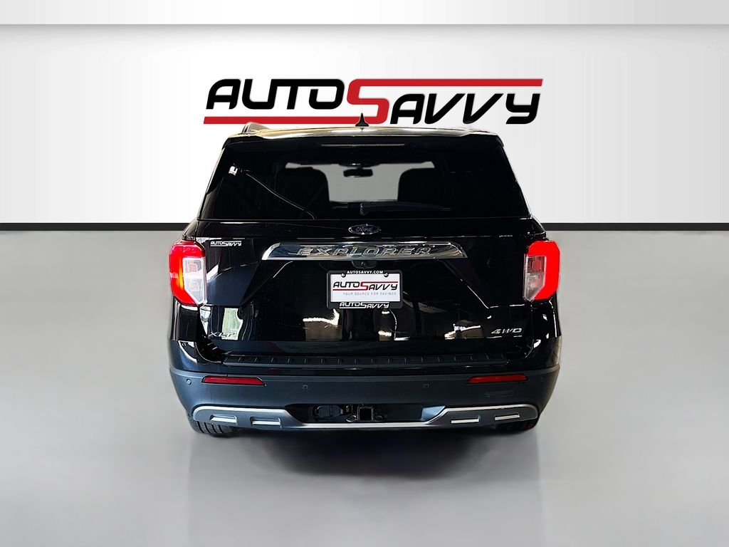 Used 2023 Black Metallic Ford XLT image 6