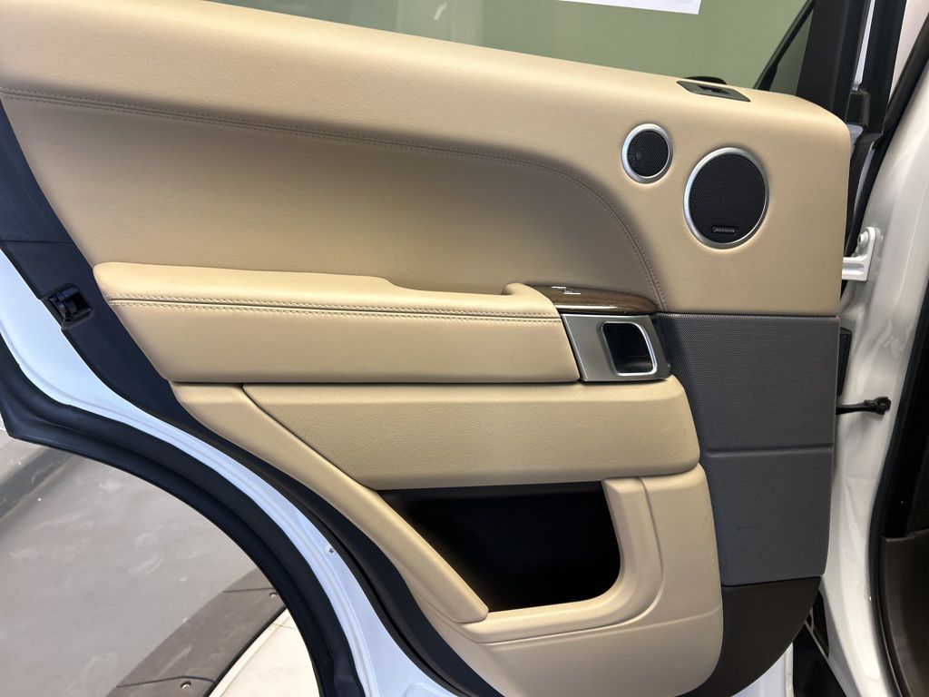 Thumbnail: 2017 Land Rover Range Rover Sport - 23