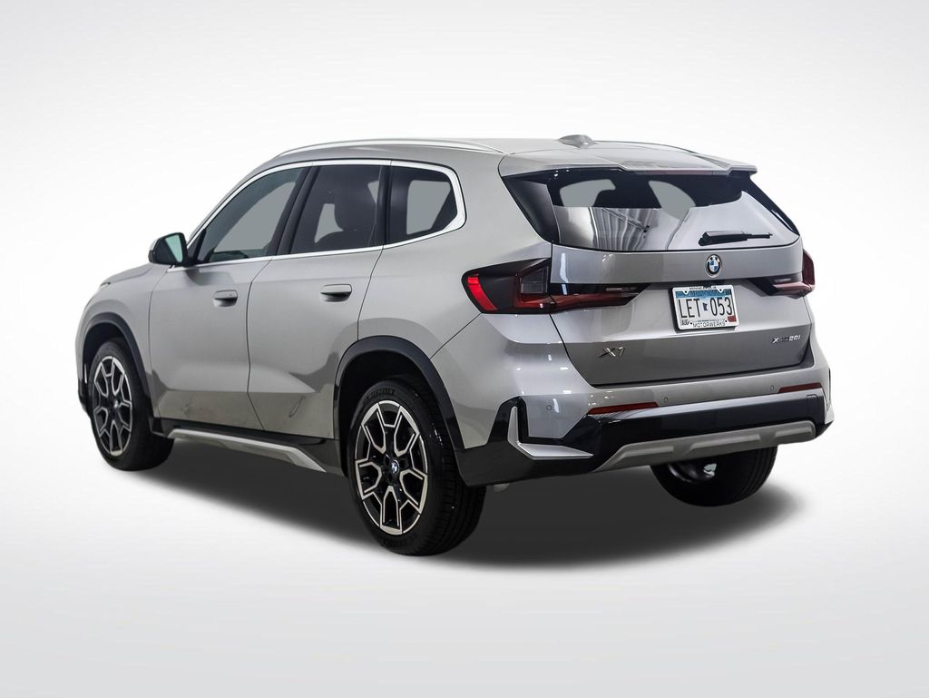 Thumbnail: 2023 BMW X1 - 3