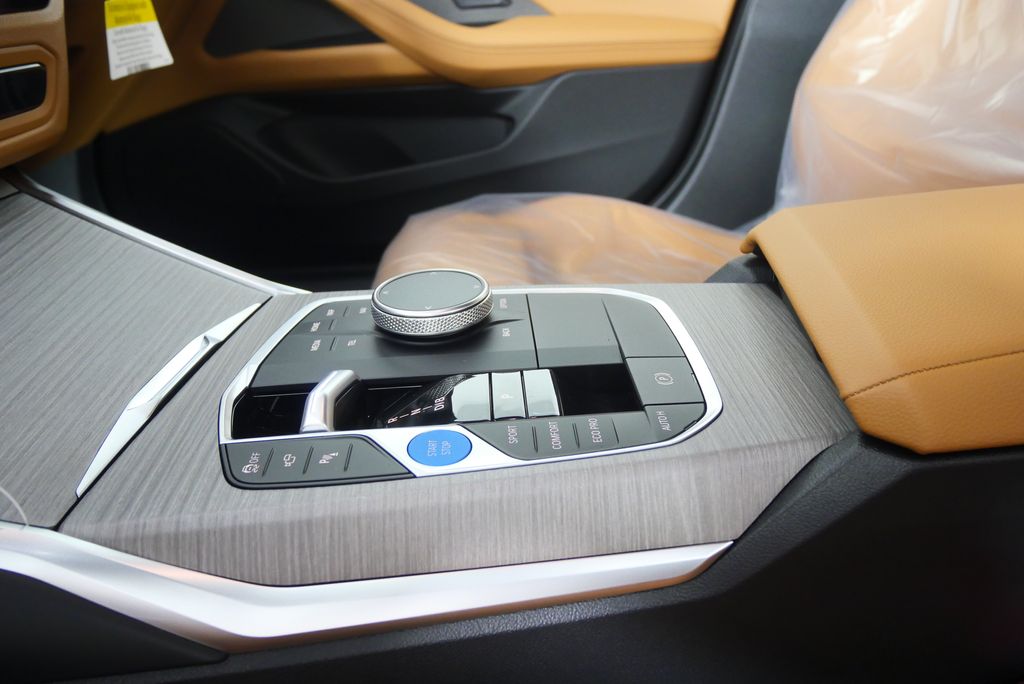 Thumbnail: 2025 BMW i4 - 22