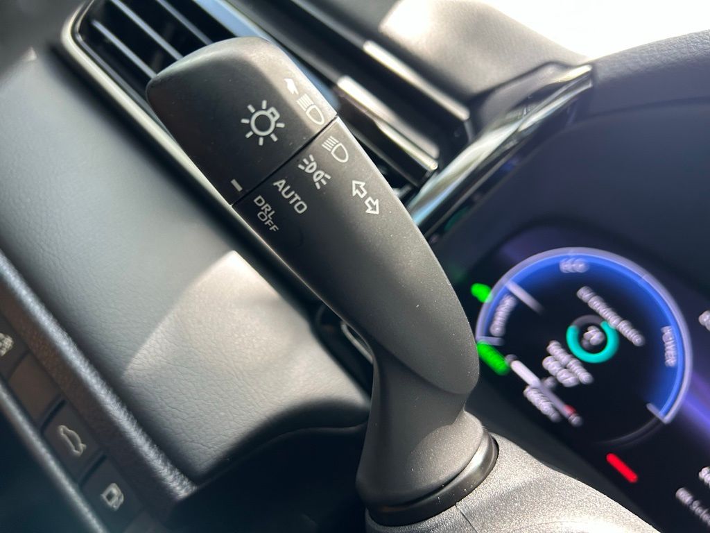 2025 Toyota Camry XSE 28