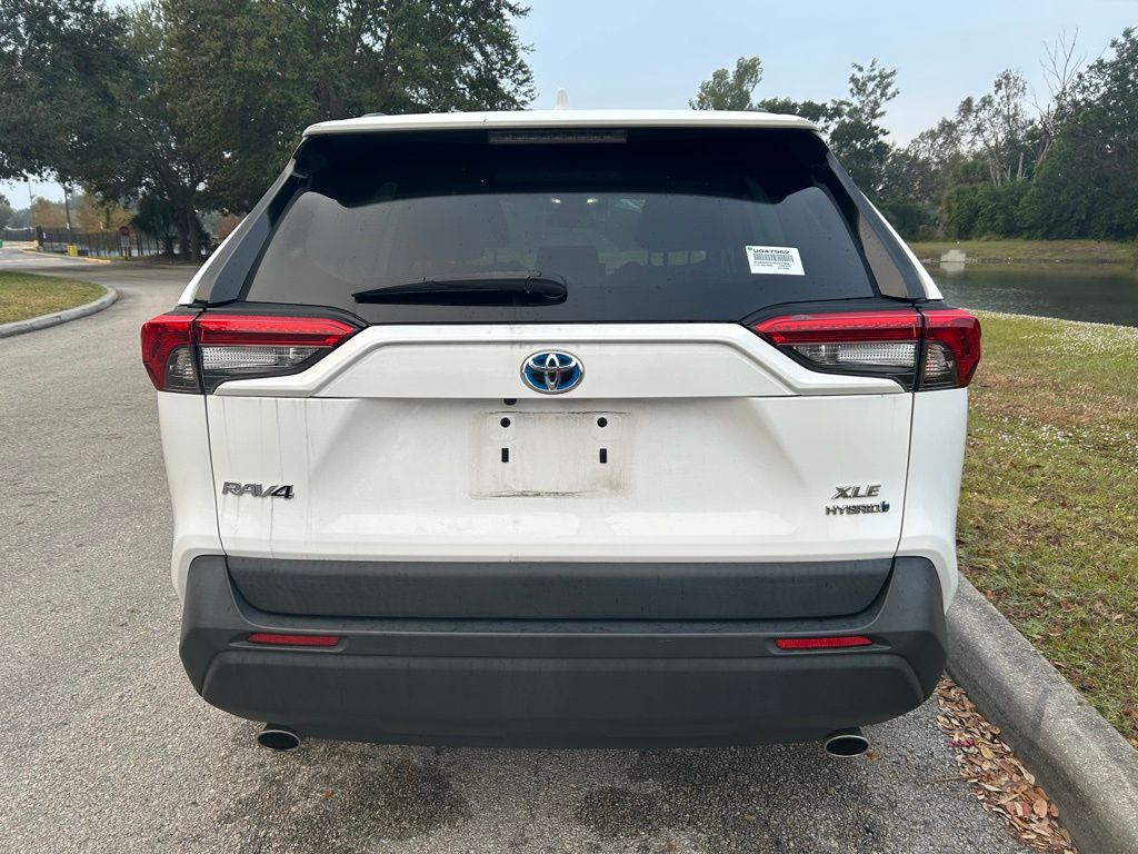 Thumbnail: 2021 Toyota RAV4 - 4