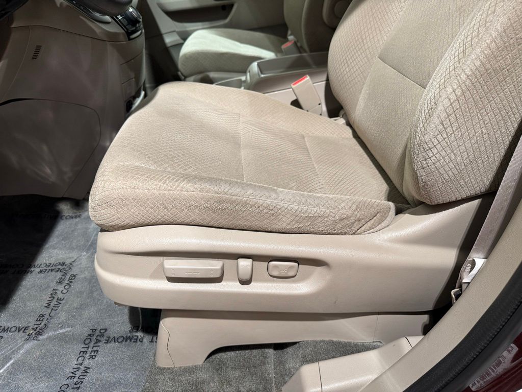 Thumbnail: 2015 Honda Odyssey - 14