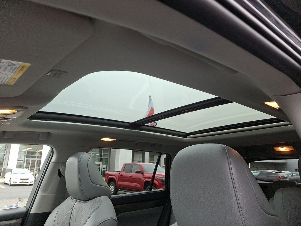 Thumbnail: 2025 Toyota Highlander - 17