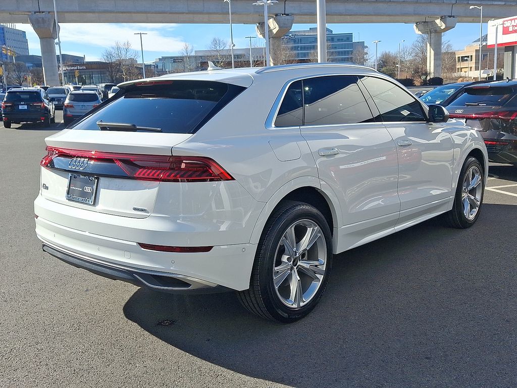 Thumbnail: 2022 Audi Q8 - 4