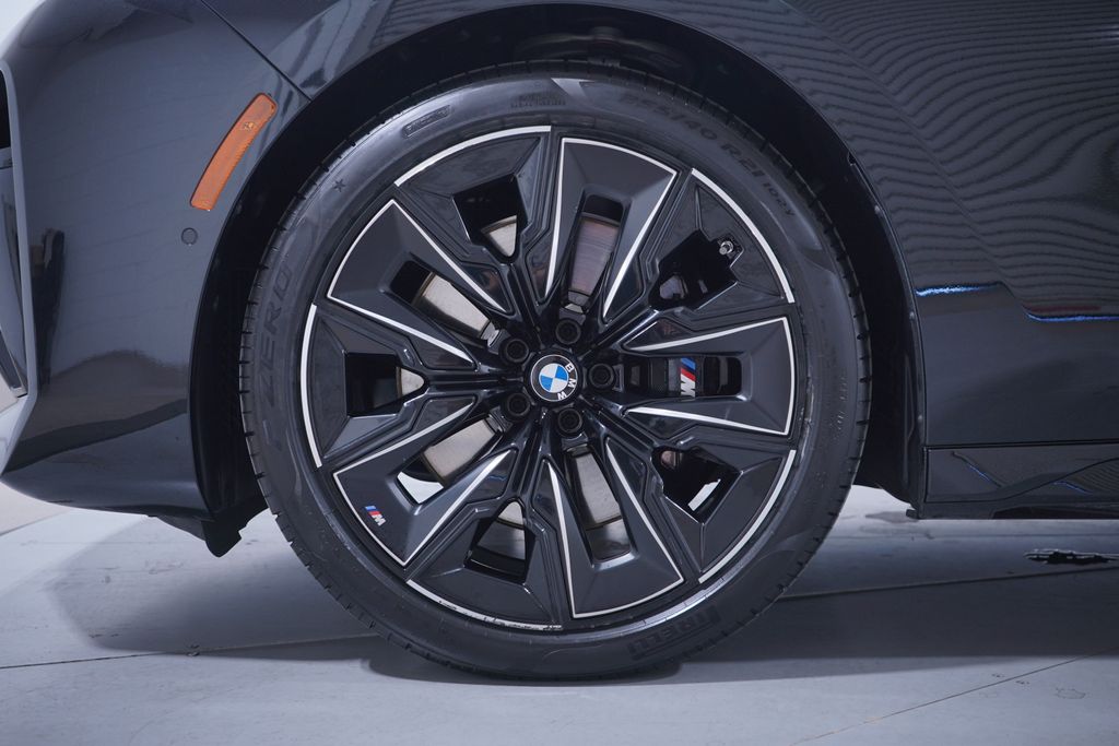 2024 BMW 7 Series 740i 2