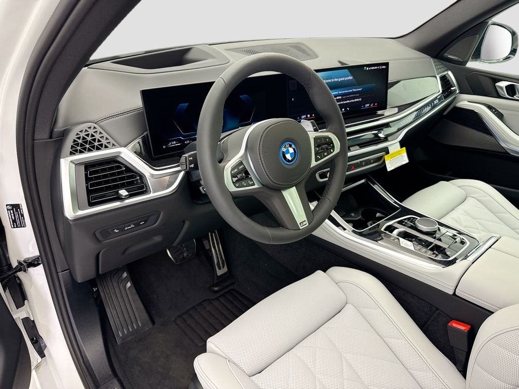 Thumbnail: 2026 BMW X5 - 9