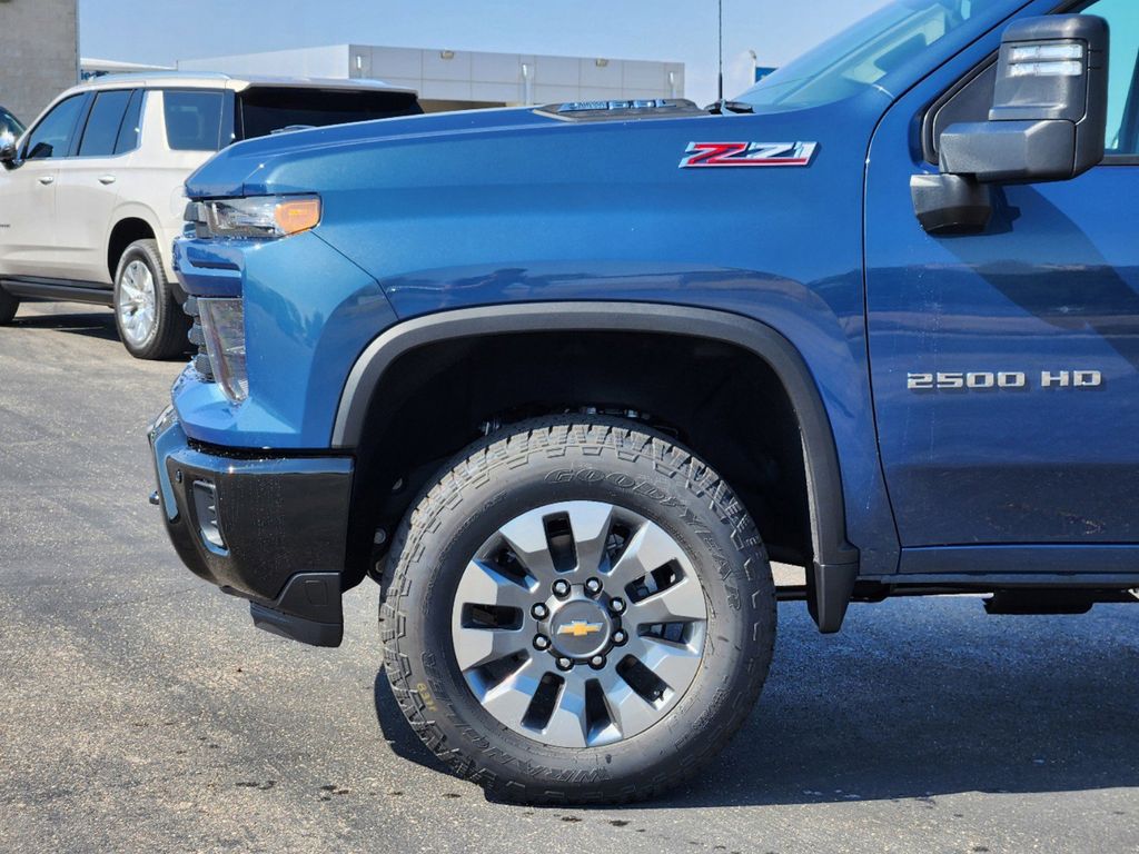 2025 Chevrolet Silverado 2500HD Custom 6