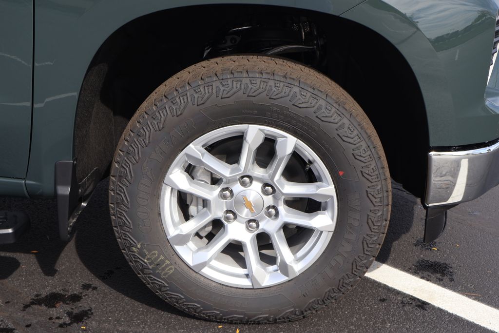 Thumbnail: 2026 Chevrolet Silverado 1500 - 11