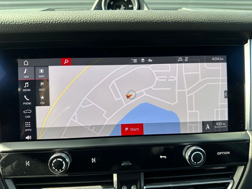 Thumbnail: 2023 Porsche Macan - 31