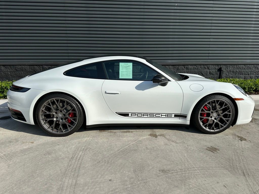 2024 Porsche 911 Carrera S 8