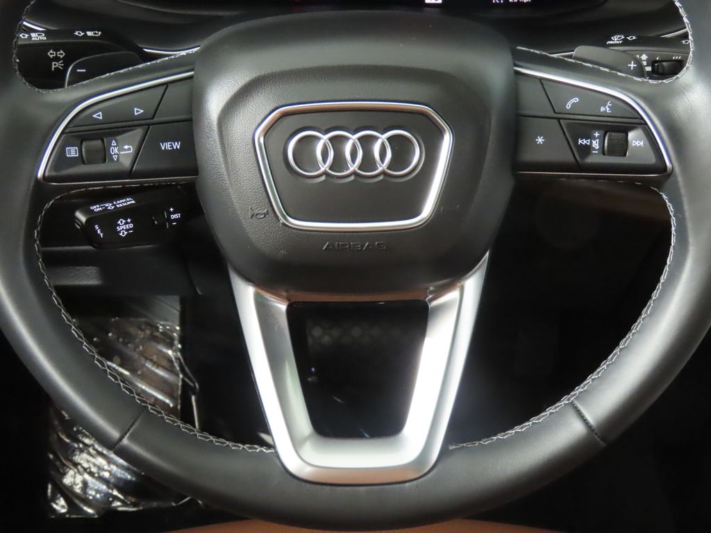 Thumbnail: 2025 Audi Q7 - 16
