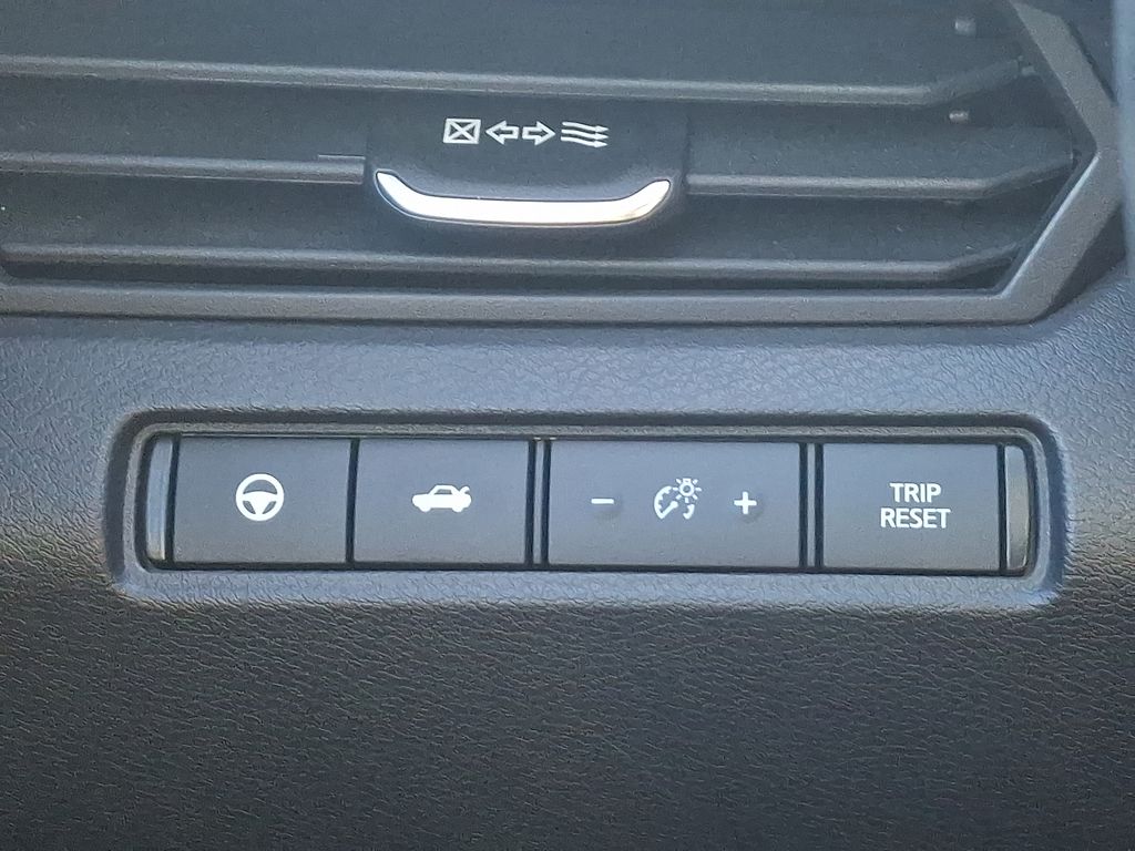 Thumbnail: 2021 Nissan Altima - 24