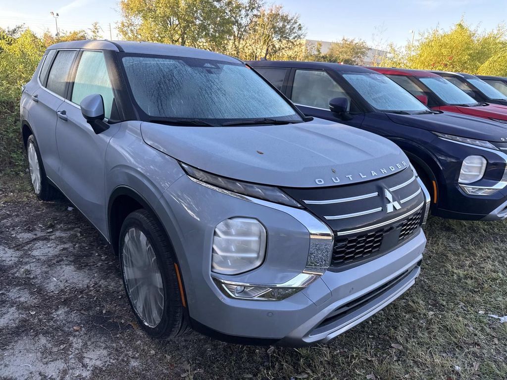 2026 Mitsubishi Outlander SE