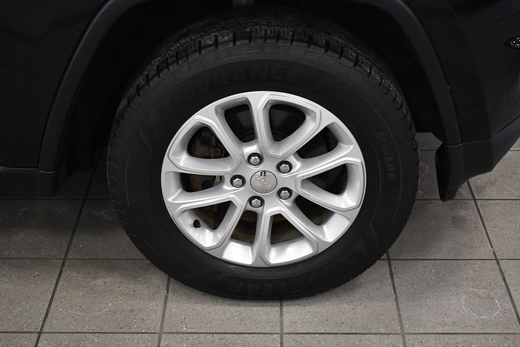 Thumbnail: 2016 Jeep Grand Cherokee - 10