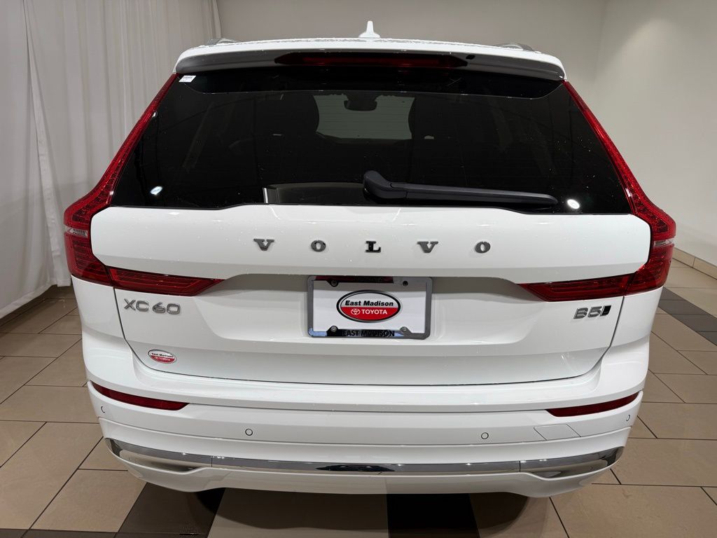 Thumbnail: 2022 Volvo XC60 - 4