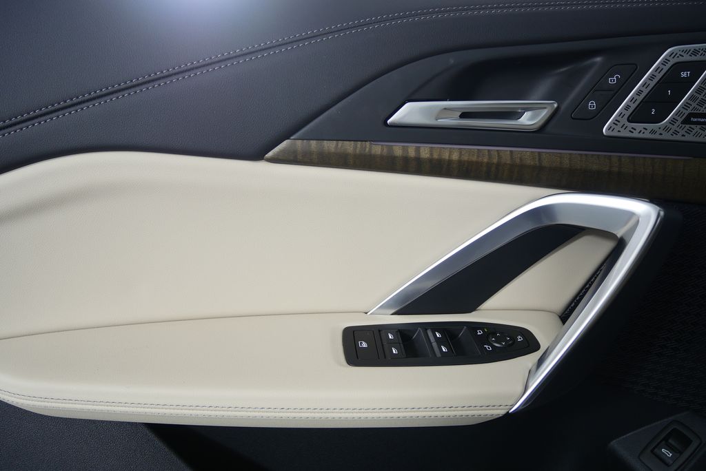 Thumbnail: 2025 BMW X1 - 9