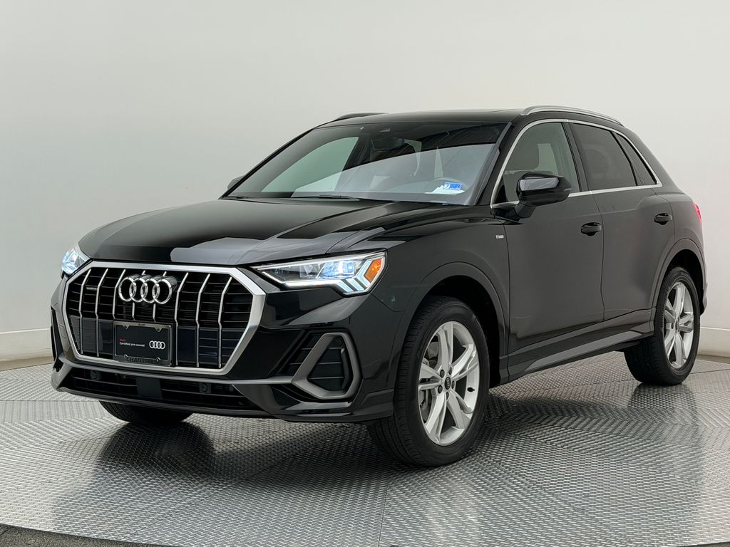 Thumbnail: 2023 Audi Q3 - 3