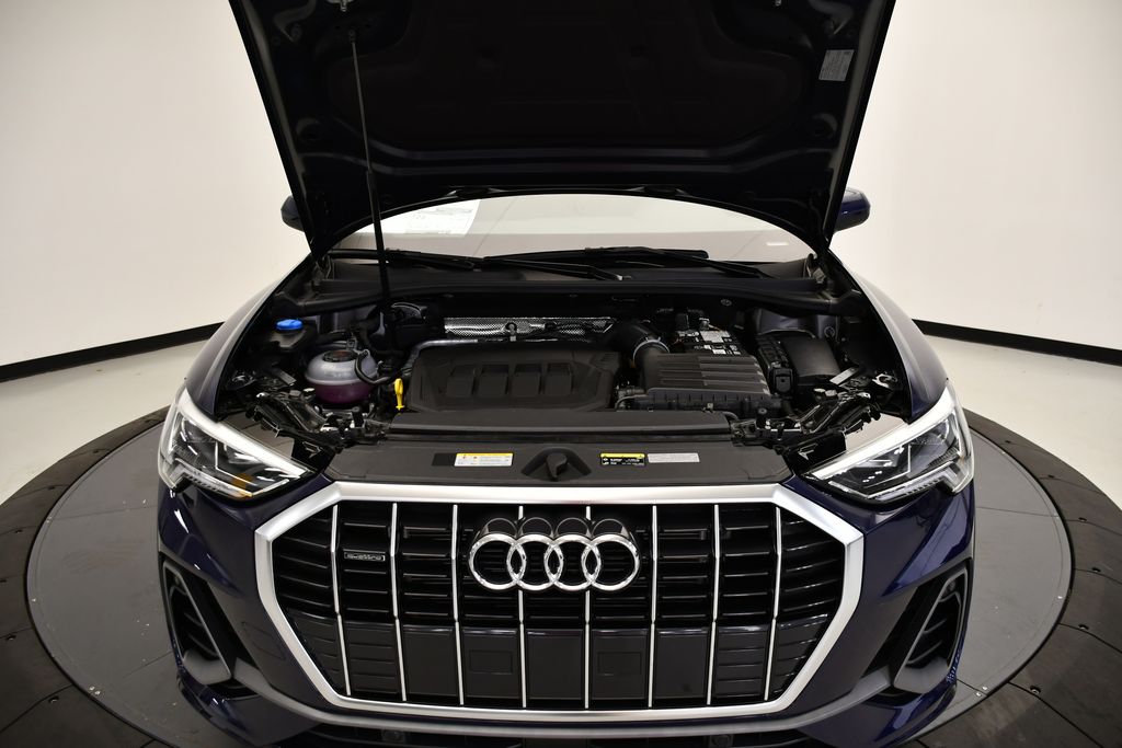 Thumbnail: 2025 Audi Q3 - 12