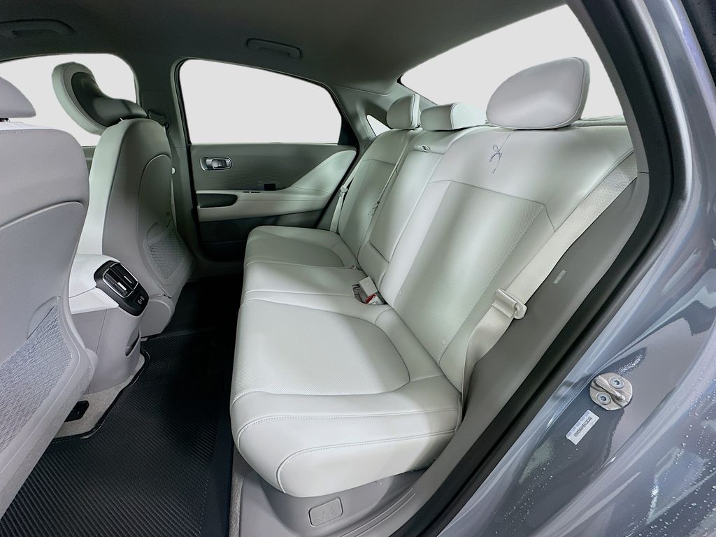 Thumbnail: 2025 Hyundai Ioniq 6 - 17