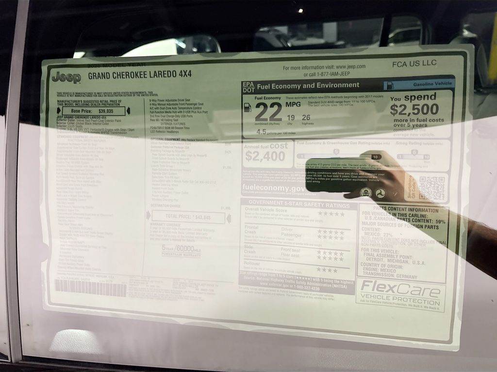 2025 Jeep Grand Cherokee Laredo