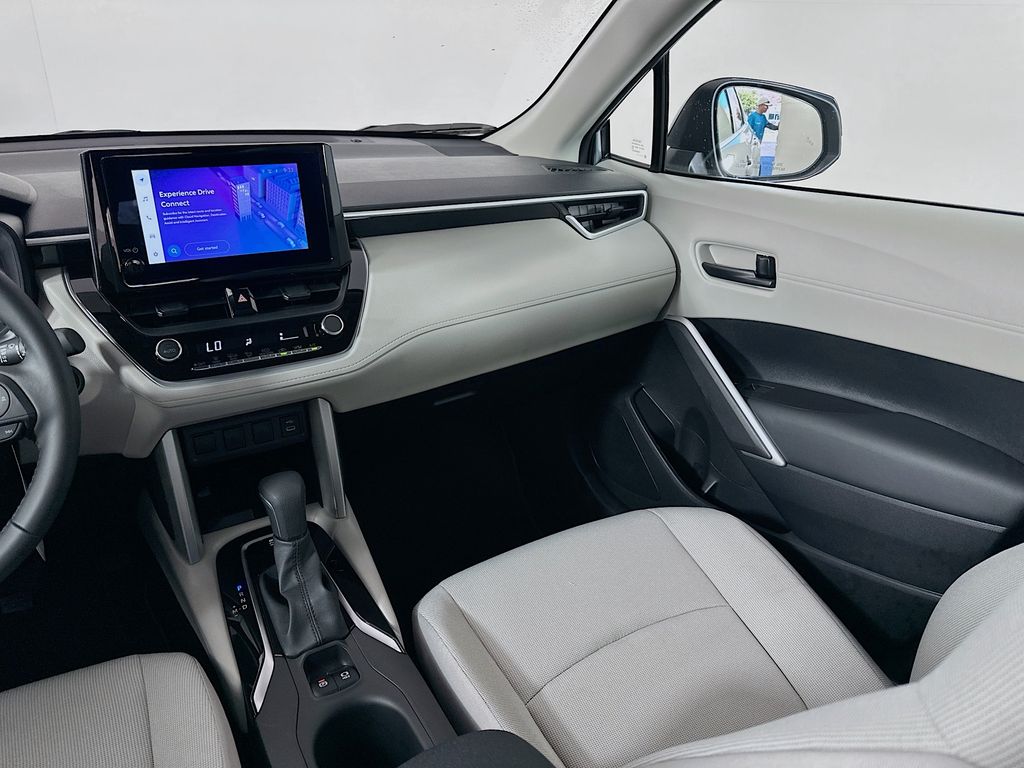 Thumbnail: 2025 Toyota Corolla Cross - 23