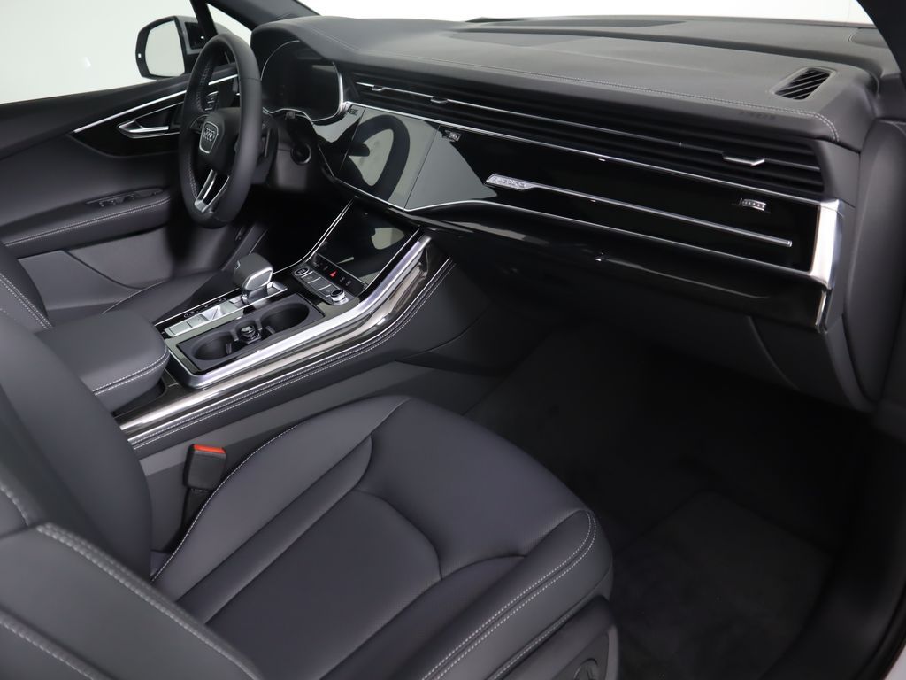 Thumbnail: 2025 Audi Q7 - 18