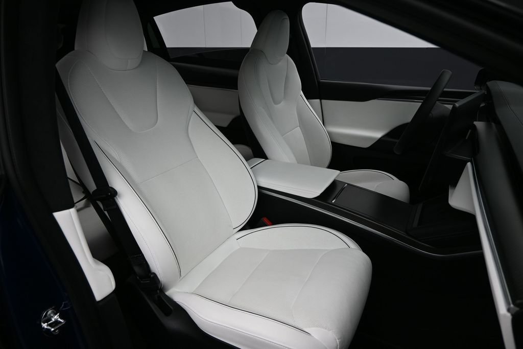 2023 Tesla Model X Plaid Tri Motor All-Wheel Drive