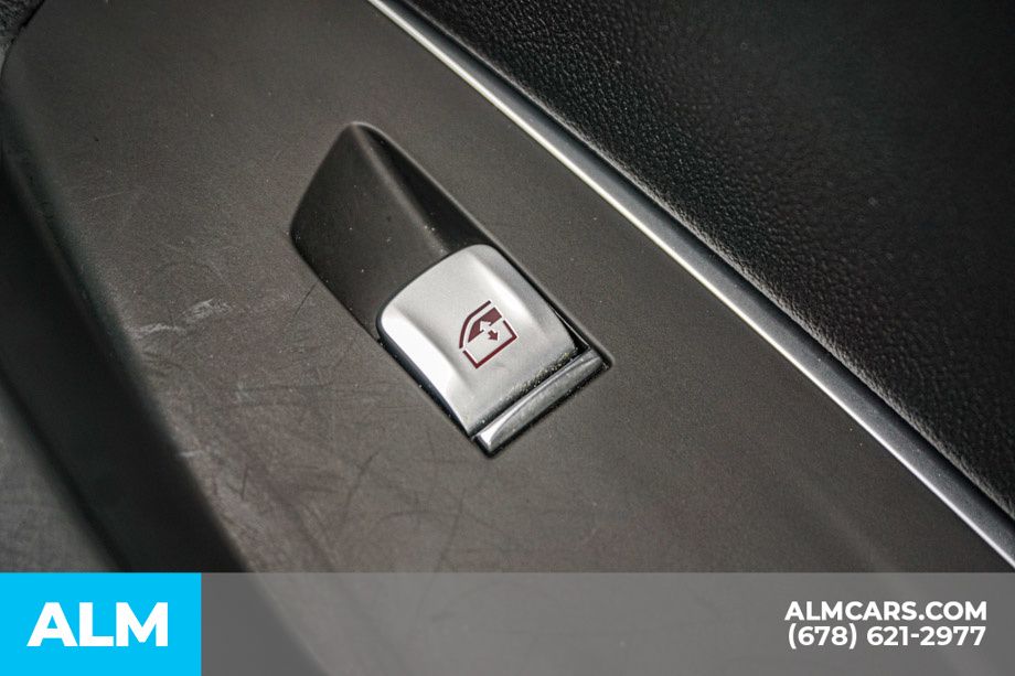 Used 2025 White BMW xDrive30i image 54