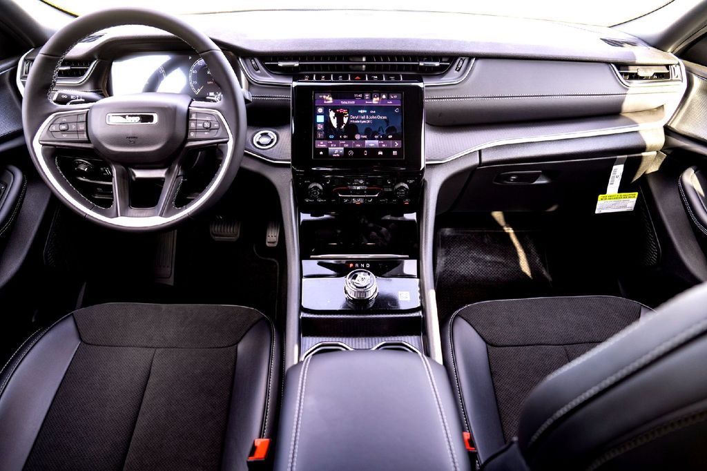 New Car 2025 Jeep Grand Cherokee L  Altitude For Sale Under $50,000 In Taylor, Texas